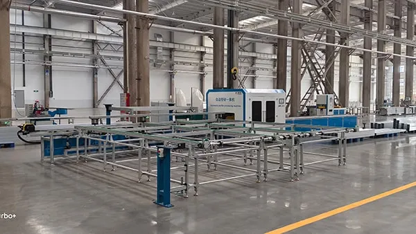 Sitio de Instalación de Máquina para Procesamiento de Carcasas de Ductos de Barras